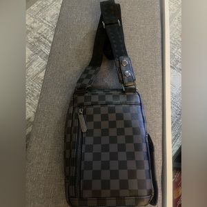 Spray Ground mulitway strap bag!!!